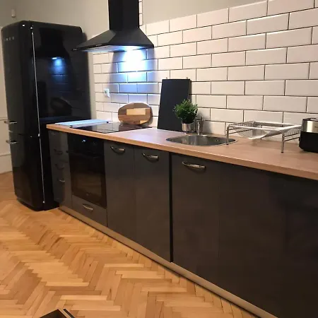 Eu Metro Station, Center, Lovely 3-bedroom Apartment, Free Parking * صوفيا