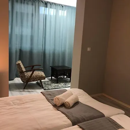 Eu Metro Station, Center, Lovely 3-bedroom Apartment, Free Parking