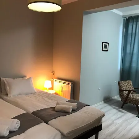 Eu Metro Station, Center, Lovely 3-bedroom Apartment, Free Parking * София